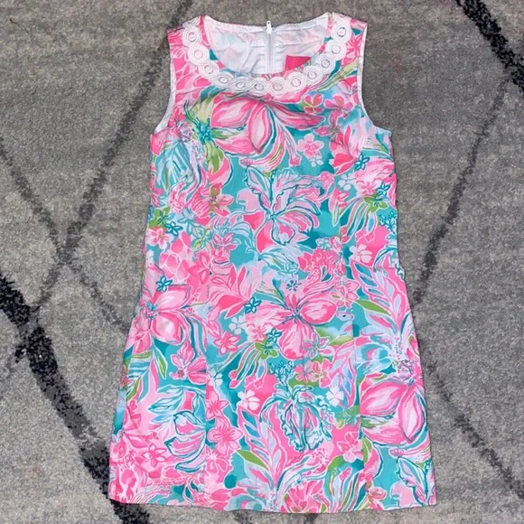 Lilly Pulitzer girls . - Picture 1 of 2
